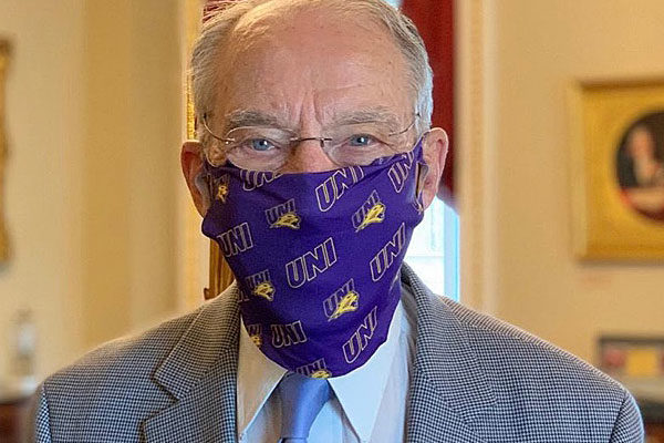 Grassley encourages Iowans to wear a face mask when they’re not at home