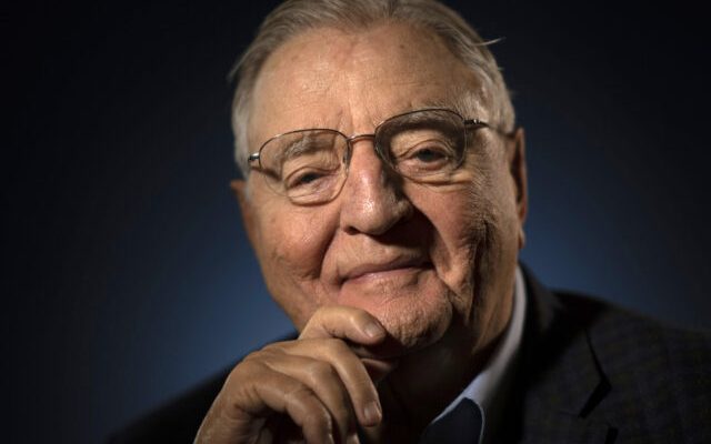 Former Vice President Walter Mondale dies at age 93