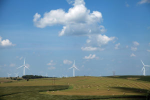 Iowa regulators require release of MidAmerican wind energy studies