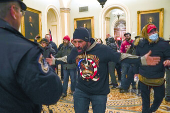Trial underway for Iowa man who rioted in US Capitol on Jan. 6th