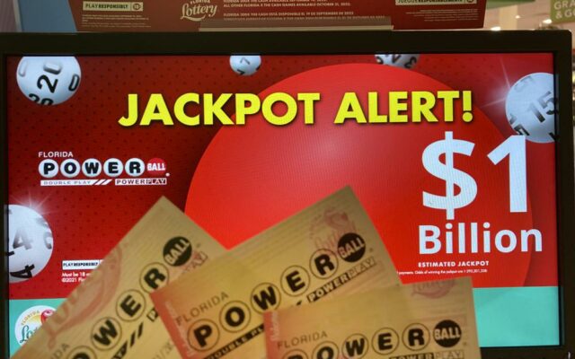 Powerball jackpot reaches $1 billion as drawing for giant prize nears