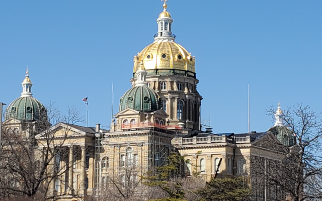 Iowa House sends governor gender-specific bathroom policy