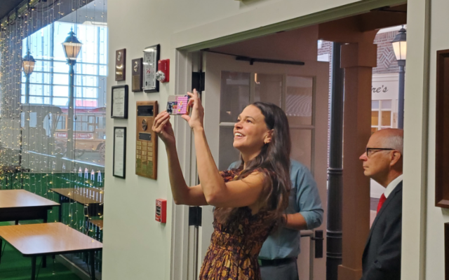 “Marian the Librarian” Sutton Foster gets key to city, tours Music Man Square (VIDEO)