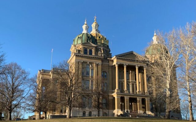 Lawmakers propose super majority rule for future Iowa income tax hike votes